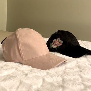 🤍NWT 2 Cute David and Young Women’s Caps🤍